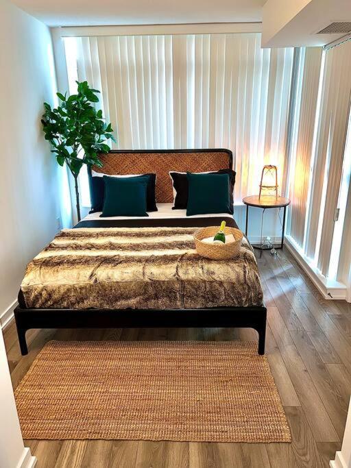 Luxurious Condo In The Center Of Downtown Toronto Bagian luar foto