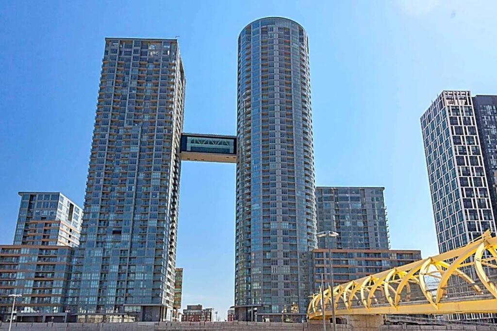 Luxurious Condo In The Center Of Downtown Toronto Bagian luar foto