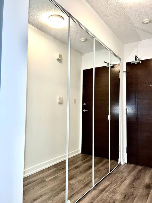 Luxurious Condo In The Center Of Downtown Toronto Bagian luar foto