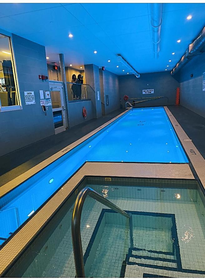 Luxurious Condo In The Center Of Downtown Toronto Bagian luar foto
